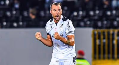 Vitória dá a volta em cinco minutos e regressa aos triunfos