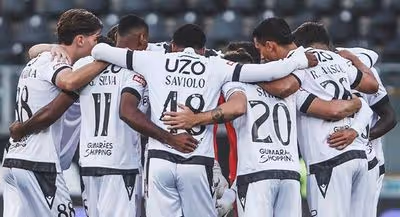 Vitória falha objetivo entre aposta jovem e demissão diretiva