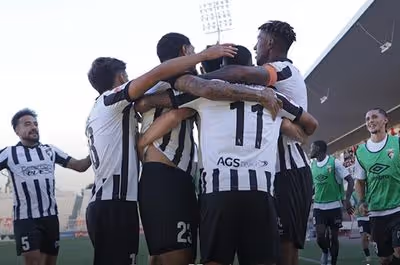 Portimonense vence Benfica B com dois guarda-redes expulsos na primeira parte em jogo épico
