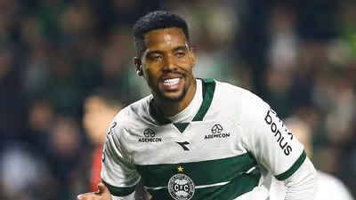 Coritiba volta a vencer no Couto Pereira e mantém liderança da Série B