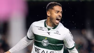 Ataque do Coritiba reage e Mozart exalta fim do jejum