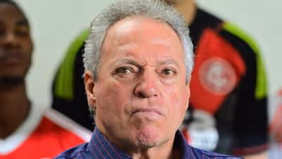 Com Flamengo campeão restou a dramática luta contra o rebaixamento