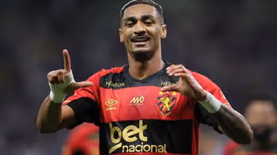Centroavante procurado pelo Coritiba é contratado por clube russo
