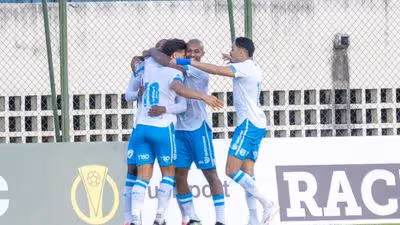 Ex-Paraná decide e Londrina está com um pé na Série B