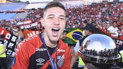 Campeão com o Athletico entra na mira do Corinthians