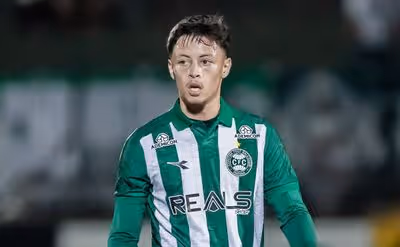 Cria do Coritiba sofre grave lesão em clube da Série C