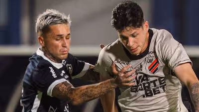 Em jogo tenso, Athletico sofre nova derrota e sai do G4 da Série B
