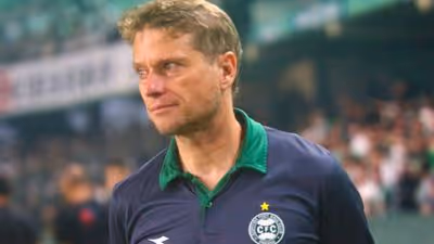 Coritiba perde titulares e tem dor de cabeça para jogo contra o Vitória