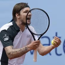 Alexander Bublik supera Lorenzo Musetti e vence Open de Hong Kong