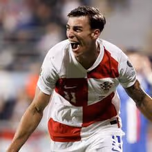 Ivanovic em baixa também na Croácia: avançado ficou no banco a ver Musa marcar
