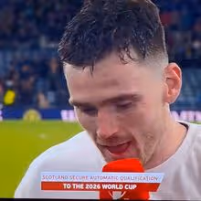 A emoção de Robertson após qualificação da Escócia: «Não consegui tirar o Diogo Jota da minha cabeça»