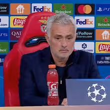 Mourinho: «Ríos é um grande jogador e não conseguiram rebentar com ele»