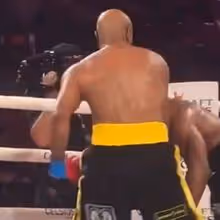 Como o vinho do Porto: Anderson Silva 'apaga' Tyron Woodley aos 50 anos
