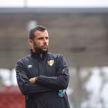 João Nuno já tem mais pontos que os outros dois treinadores do E. Amadora juntos