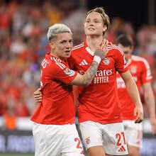 Benfica congela saídas de Prestianni e Schjelderup