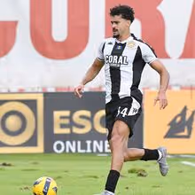 Léo Santos e Deivison de regresso