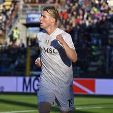 Nápoles regressa às vitórias e sobe ao segundo lugar provisório da Liga italiana
