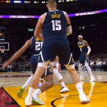 Nikola Jokic sofre lesão no joelho esquerdo na derrota frente aos Heat
