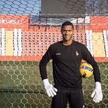 Chegada de Adriel obriga a saída na baliza