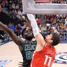 Neemias Queta perto do duplo-duplo em triunfo dos Celtics na visita aos Clippers