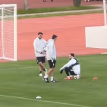 Rafa Silva treina à parte no estágio do Besiktas em Antalya