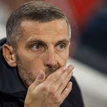 Gary O'Neil substitui Liam Rosenior como treinador do Estrasburgo