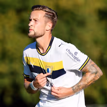 Justin de Haas abre leilão