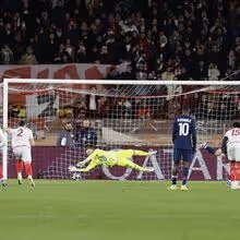 Vitinha felicita guarda-redes do Monaco: «Tive alguma sorte...»