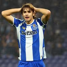 Tanto ferro reduz fogo: FC Porto lidera ranking de remates ao poste e à barra na Liga