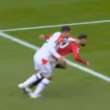 O penálti controverso no Manchester United-Crystal Palace que Bruno Fernandes não desperdiçou