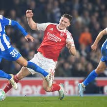 Treinador do Brighton arrasa Arsenal de Arteta: «Se a Premier League e o árbitro permitirem tudo...»