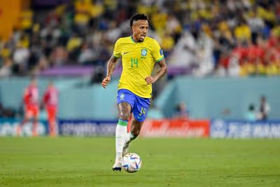 Análise: o teste de Carlo Ancelotti por Éder Militão na lateral-direita