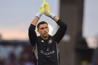 Emi Martinez transfer latest after Liverpool domino falls