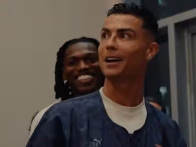 How Portugal legend Cristiano Ronaldo feels the Toronto World Cup love and seals it with a kiss