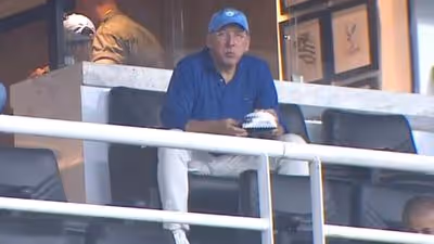 John Charles Textor: a jornada do anti-herói no futebol do Botafogo