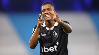 Neto volta, assusta, mas Botafogo vence o Racing em Avellaneda e vira líder na resenha e na Sul-Americana