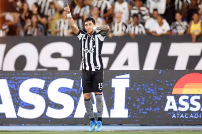 Botafogo vence a Chapecoense no fim e leva vantagem para a Arena Condá