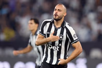 Botafogo vence o Corinthians no Nilton Santos e fecha a 16ª rodada na 9ª colocação