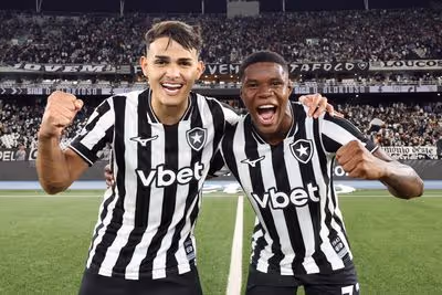O teu futuro é glorioso! Botafogo vence o Santos por 2 a 1 com gols das Joias do Bairro
