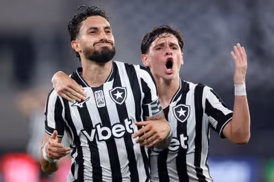 Em noite que antecedeu o Dia dos Pais, Clássico Vovô termina empatado