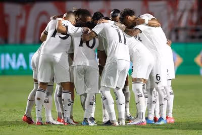 Botafogo é superado pelo Vitória em Salvador e mira reação contra o Cienciano