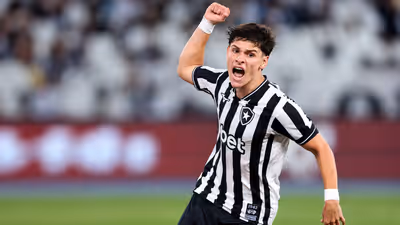 Com show de Montoro, Botafogo vence o Grêmio e respira no Brasileirão