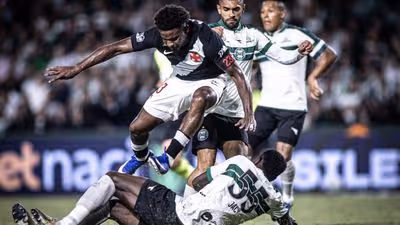 Vasco da Gama sofre gol no fim e fica no empate com o Coritiba pelo Brasileirão