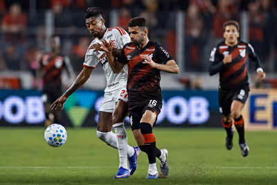 Flamengo tropeça na Arena da Baixada, perde chance de encostar no líder e aumenta questionamento: onde foi parar o “Malvadão”?