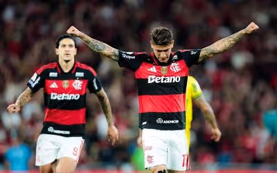 Flamengo vence o Mirassol e encosta no Palmeiras