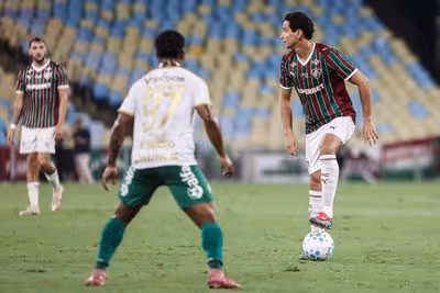 Há sete jogos sem perder para a Chape, Flu reencontra o antigo carrasco