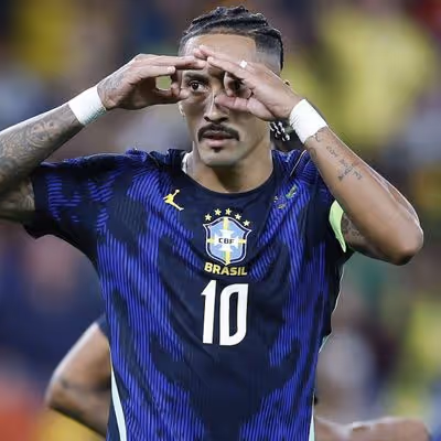 Presidente do Barcelona critica Data Fifa após lesão de Raphinha