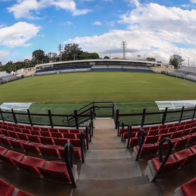 Bragantino enfrenta o Coritiba, de olho no G4 do Campeonato Brasileiro