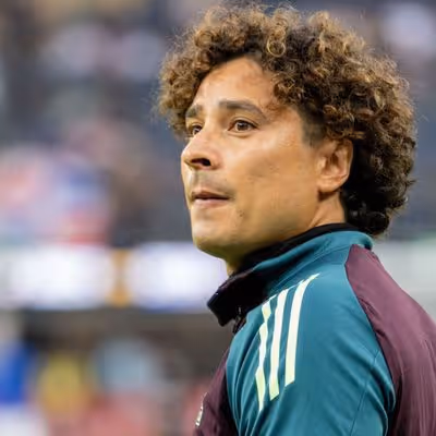 Ochoa joga pelo México, mas não iguala recorde de Messi e CR7; entenda