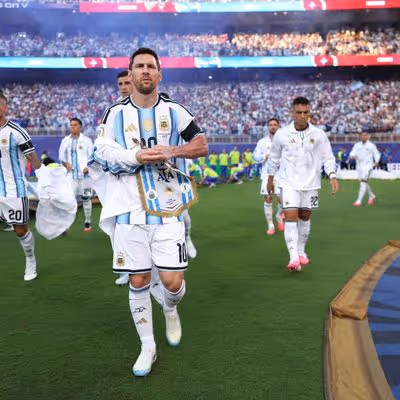 O que a Argentina precisa mudar contra Inglaterra após sustos no mata-mata